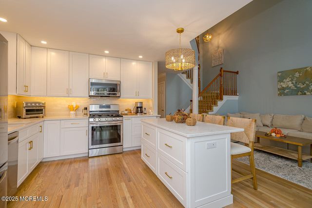 78 Ironwood Court, Middletown, NJ 07748