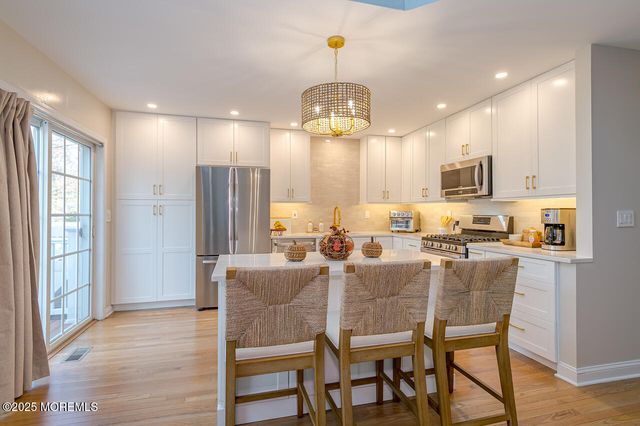 78 Ironwood Court, Middletown, NJ 07748