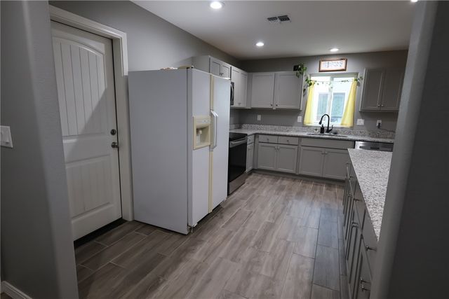 2720 E Leroy Avenue, Kingman, AZ 86409