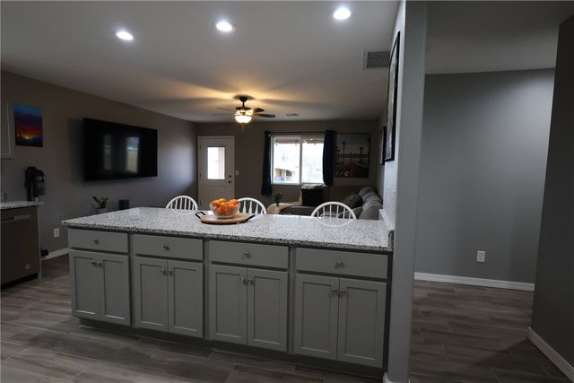 2720 E Leroy Avenue, Kingman, AZ 86409