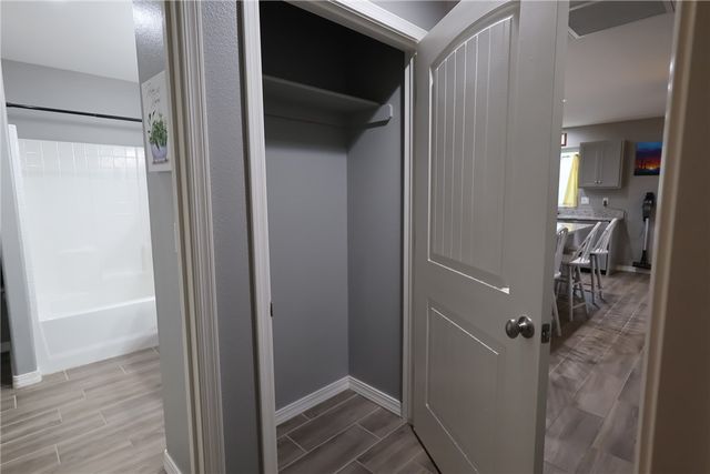 2720 E Leroy Avenue, Kingman, AZ 86409