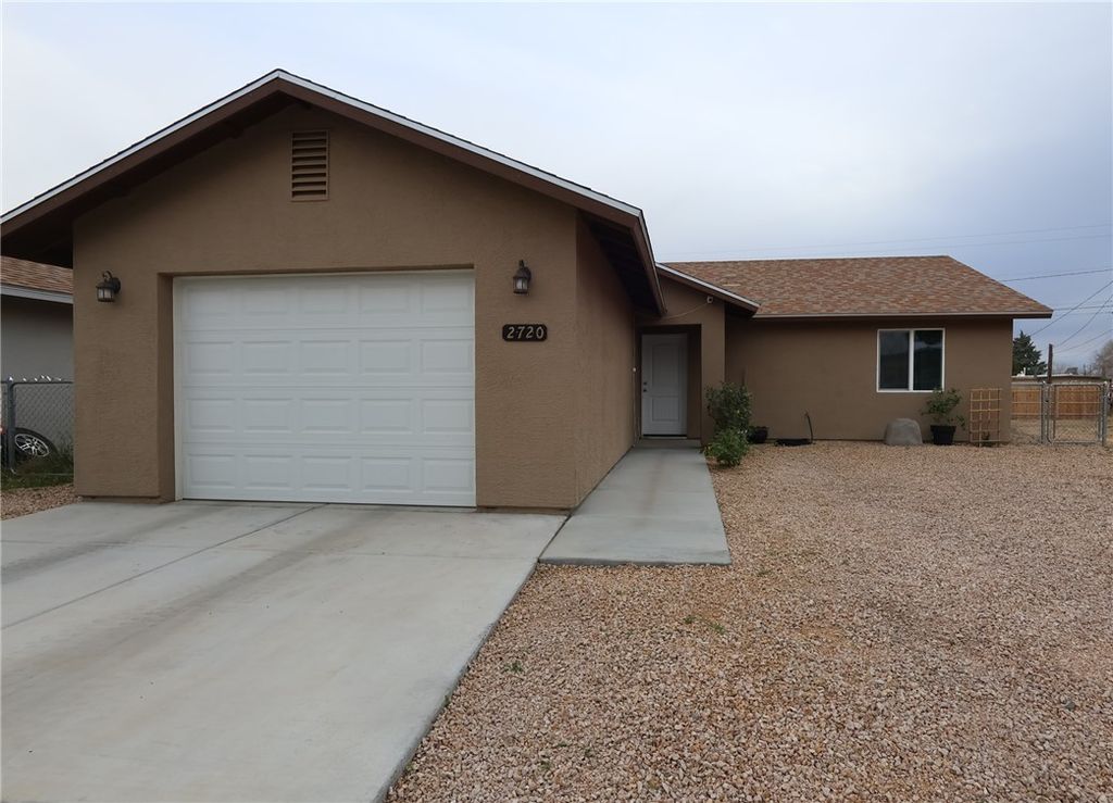 2720 E Leroy Avenue, Kingman, AZ 86409