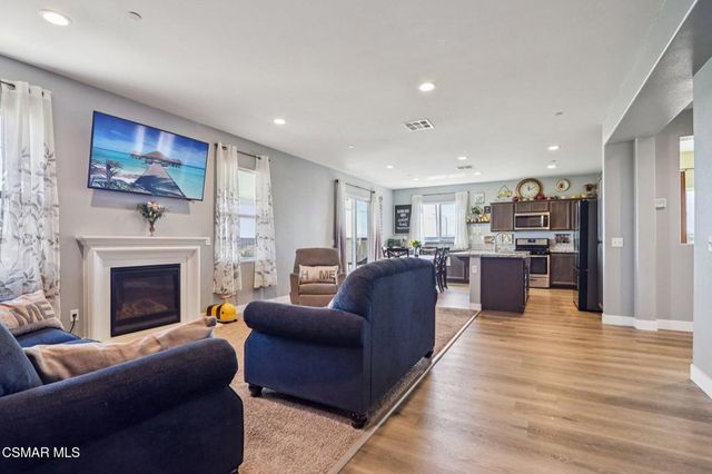 2016 Via Vida Feliz Avenue, Rosamond, CA 93560