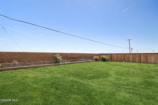 2016 Via Vida Feliz Avenue, Rosamond, CA 93560