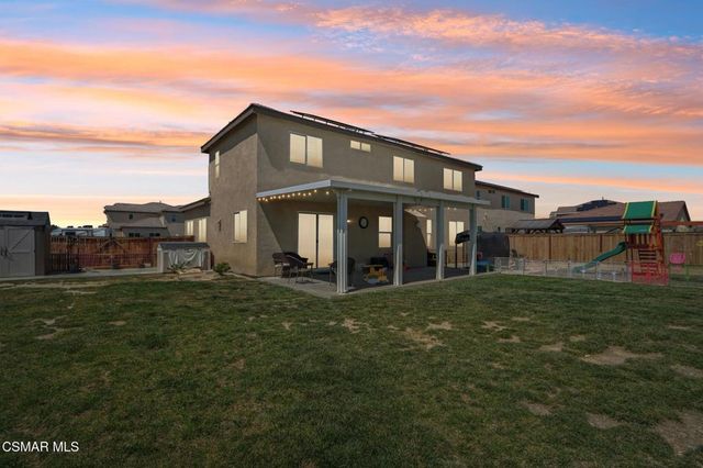 2016 Via Vida Feliz Avenue, Rosamond, CA 93560