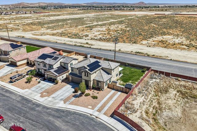 2016 Via Vida Feliz Avenue, Rosamond, CA 93560