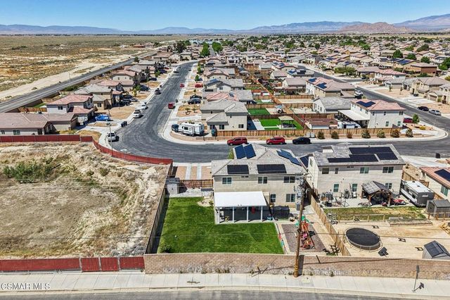 2016 Via Vida Feliz Avenue, Rosamond, CA 93560