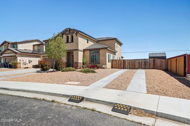 2016 Via Vida Feliz Avenue, Rosamond, CA 93560