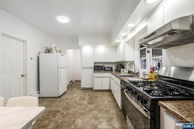 18 Sidney Street, Lodi, NJ 07644