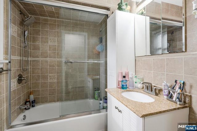 18 Sidney Street, Lodi, NJ 07644