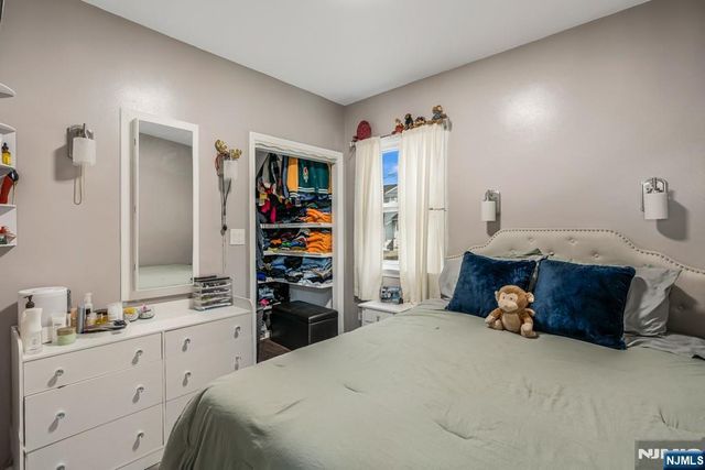 18 Sidney Street, Lodi, NJ 07644