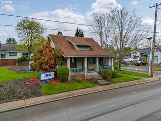 737 Nw ADAMS St, Mc Minnville, OR 97128