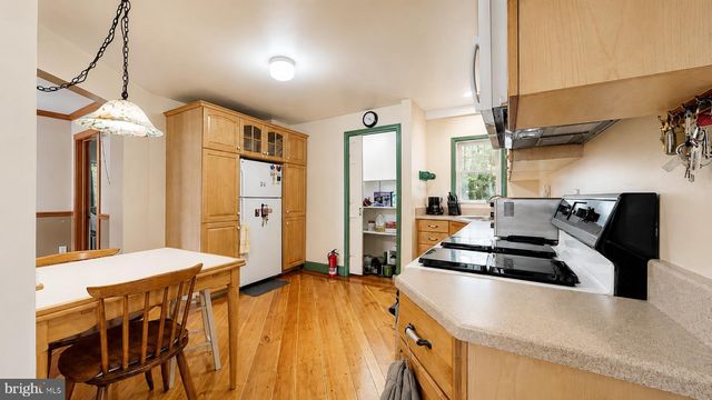 127 W PIERSON AVE, Somers Point, NJ 08244
