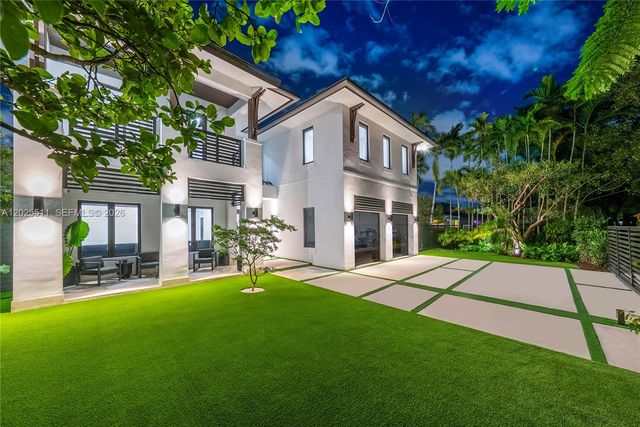5753 SW 31st St, Miami, FL 33155