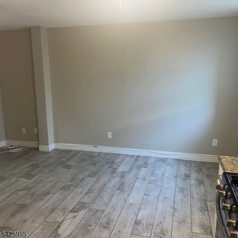 316 Jefferson St 2E, Newark City, NJ 07105