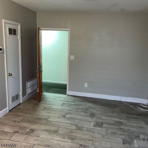 316 Jefferson St 2E, Newark City, NJ 07105