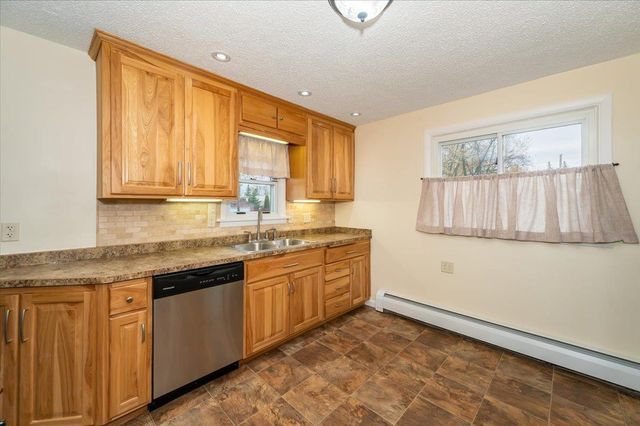 902 Winter St, Superior, WI 54880