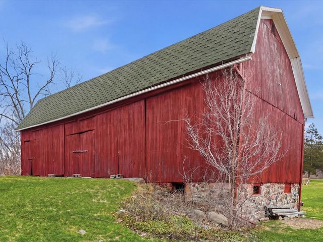 17753 Waterloo Road, Chelsea, MI 48118