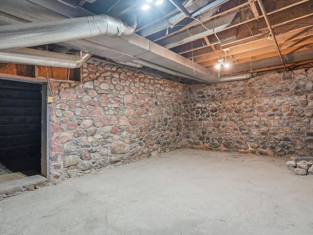 17753 Waterloo Road, Chelsea, MI 48118