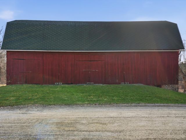 17753 Waterloo Road, Chelsea, MI 48118