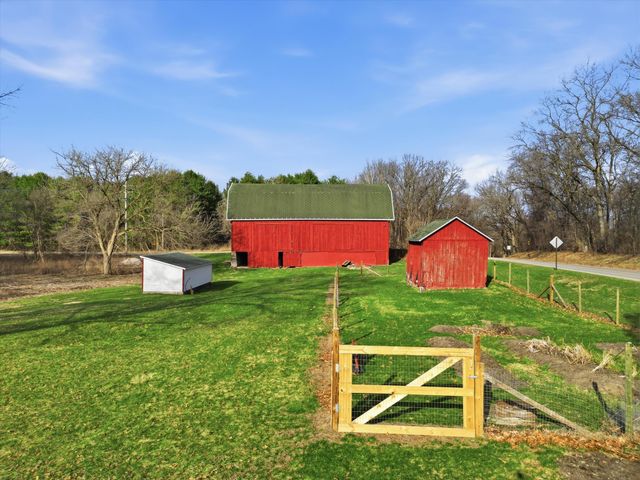 17753 Waterloo Road, Chelsea, MI 48118