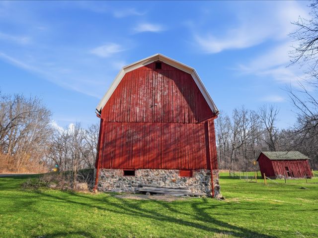 17753 Waterloo Road, Chelsea, MI 48118