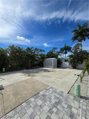 5650 Red Bird LN, Fort Myers, FL 33908