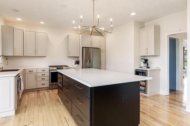 7146 BARNGATE Drive, South Beloit, IL 61080