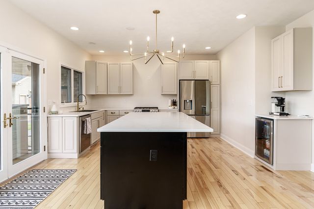 7146 BARNGATE Drive, South Beloit, IL 61080