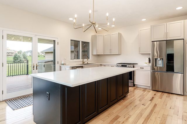 7146 BARNGATE Drive, South Beloit, IL 61080