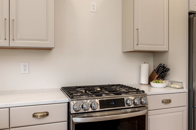 7146 BARNGATE Drive, South Beloit, IL 61080