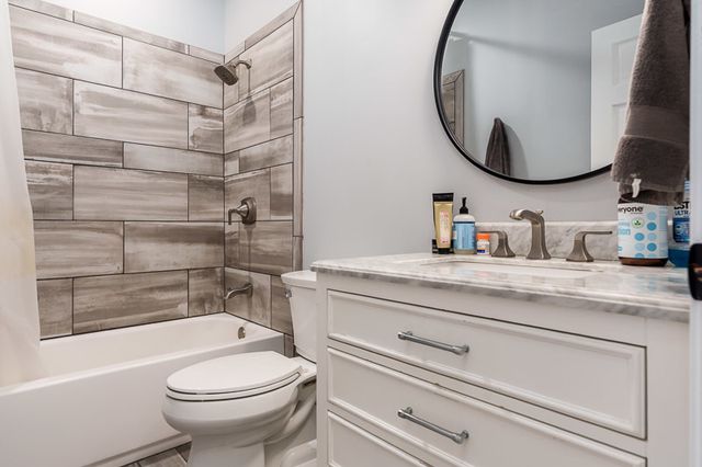 7146 BARNGATE Drive, South Beloit, IL 61080