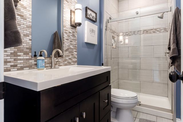 7146 BARNGATE Drive, South Beloit, IL 61080