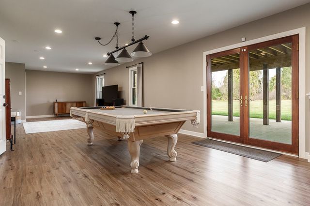 7146 BARNGATE Drive, South Beloit, IL 61080