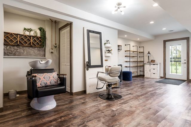 7146 BARNGATE Drive, South Beloit, IL 61080