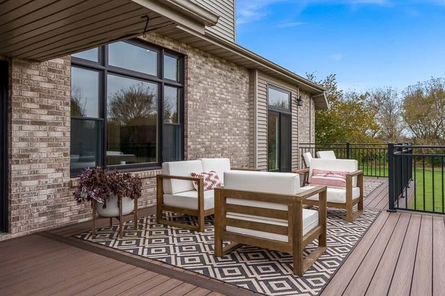 7146 BARNGATE Drive, South Beloit, IL 61080