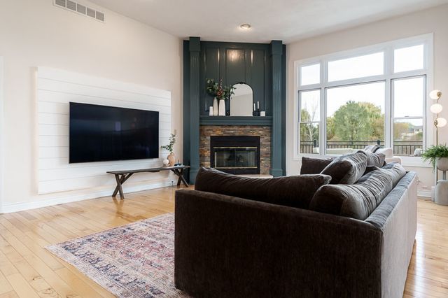 7146 BARNGATE Drive, South Beloit, IL 61080