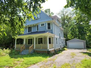 18112 Chagrin Boulevard, Shaker Heights, OH 44122