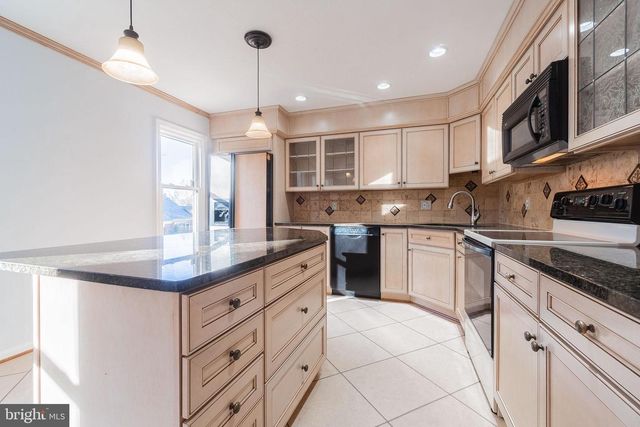 3921 RUST HILL PL, Fairfax, VA 22030