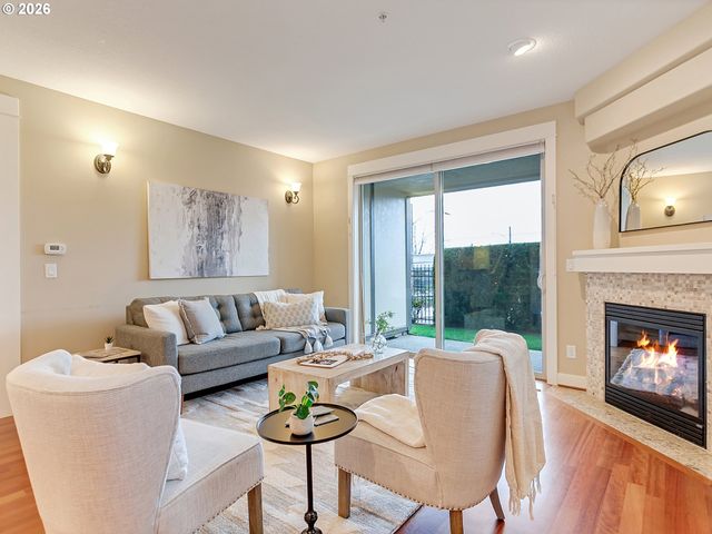 3642 Sw BAIRD St 5, Portland, OR 97219