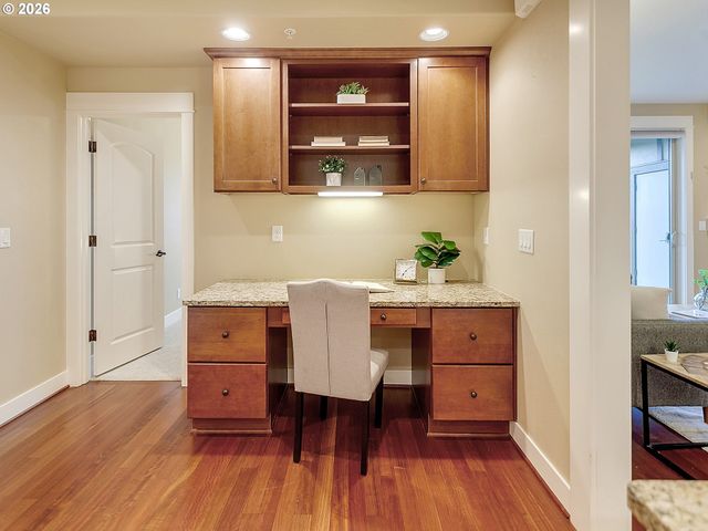 3642 Sw BAIRD St 5, Portland, OR 97219