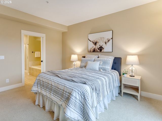 3642 Sw BAIRD St 5, Portland, OR 97219