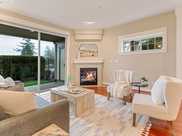 3642 Sw BAIRD St 5, Portland, OR 97219