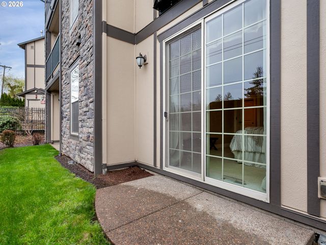 3642 Sw BAIRD St 5, Portland, OR 97219