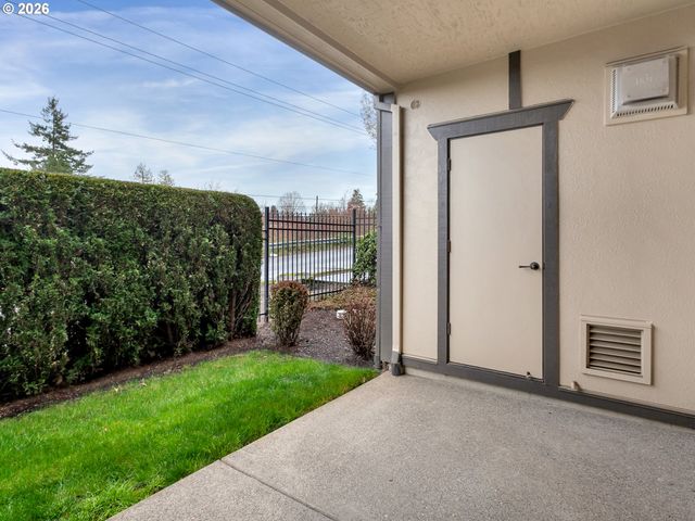 3642 Sw BAIRD St 5, Portland, OR 97219