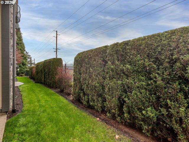 3642 Sw BAIRD St 5, Portland, OR 97219