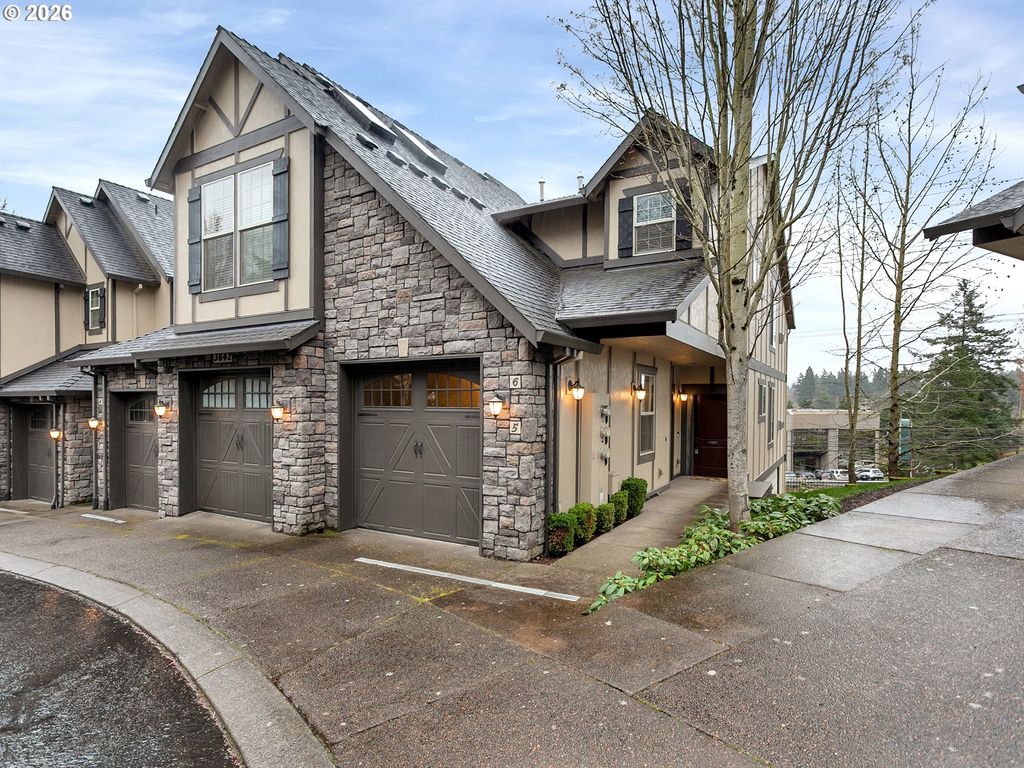 3642 Sw BAIRD St 5, Portland, OR 97219