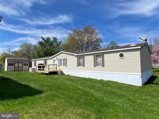 713 1ST STREET EXT, Hamburg, PA 19526