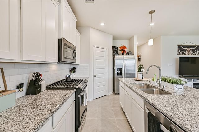 10409 Deussen Lane, Texas City, TX 77591