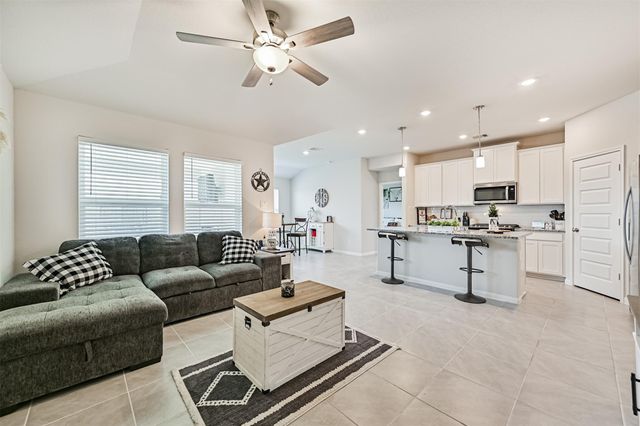 10409 Deussen Lane, Texas City, TX 77591